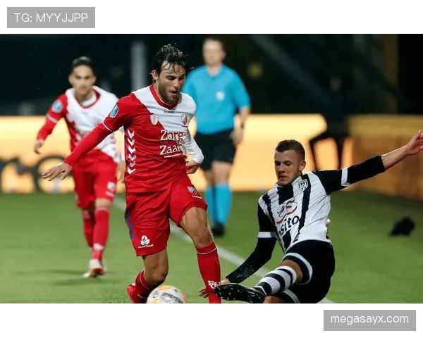 费耶诺德中场持续发力,攻防转换效率显著提升 费耶诺德中场持续发力,攻防转换效率显著提升