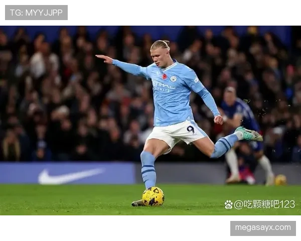 哈兰德冥想庆祝引爆球迷热议，个性与信仰交融彰显独特魅力