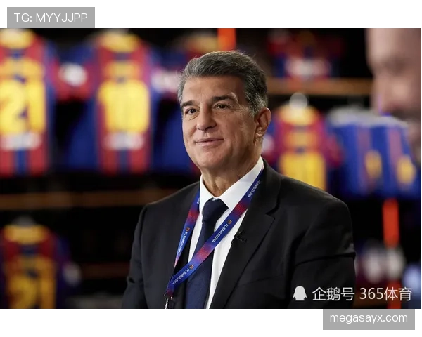 德甲豪门转会动态解析:引援策略与阵容调整趋势 德甲豪门转会动态解析:引援策略与阵容调整趋势