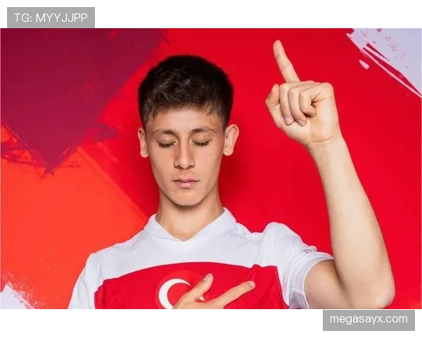 居莱尔更适合边锋还是中场？战术角色与位置适配性分析